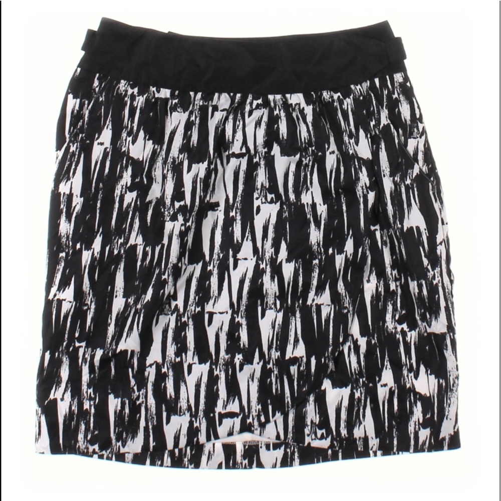 Banana Republic black casual skirt size 4 - Picture 2 of 2